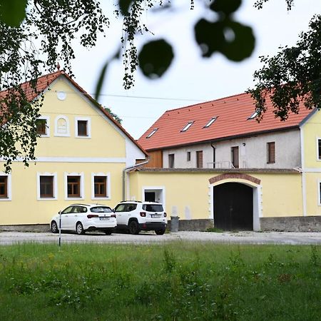 Penzion Mezi Radky Jindrichuv Hradec Exterior photo